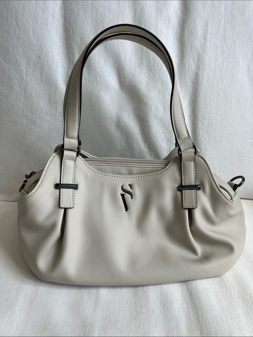 Simply Vera Cream Shoulder Tote with Dual Straps. Shoulder strap never used.